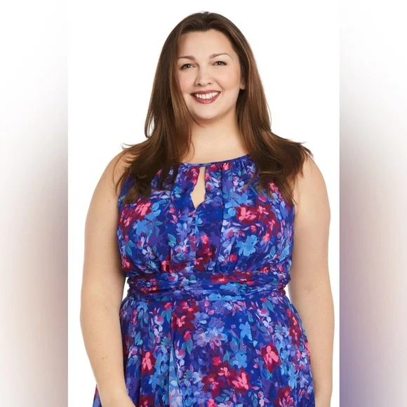 Long Printed Chiffon Dress with a Halter Keyhole Size 14W and 16W - Picture 3 of 5